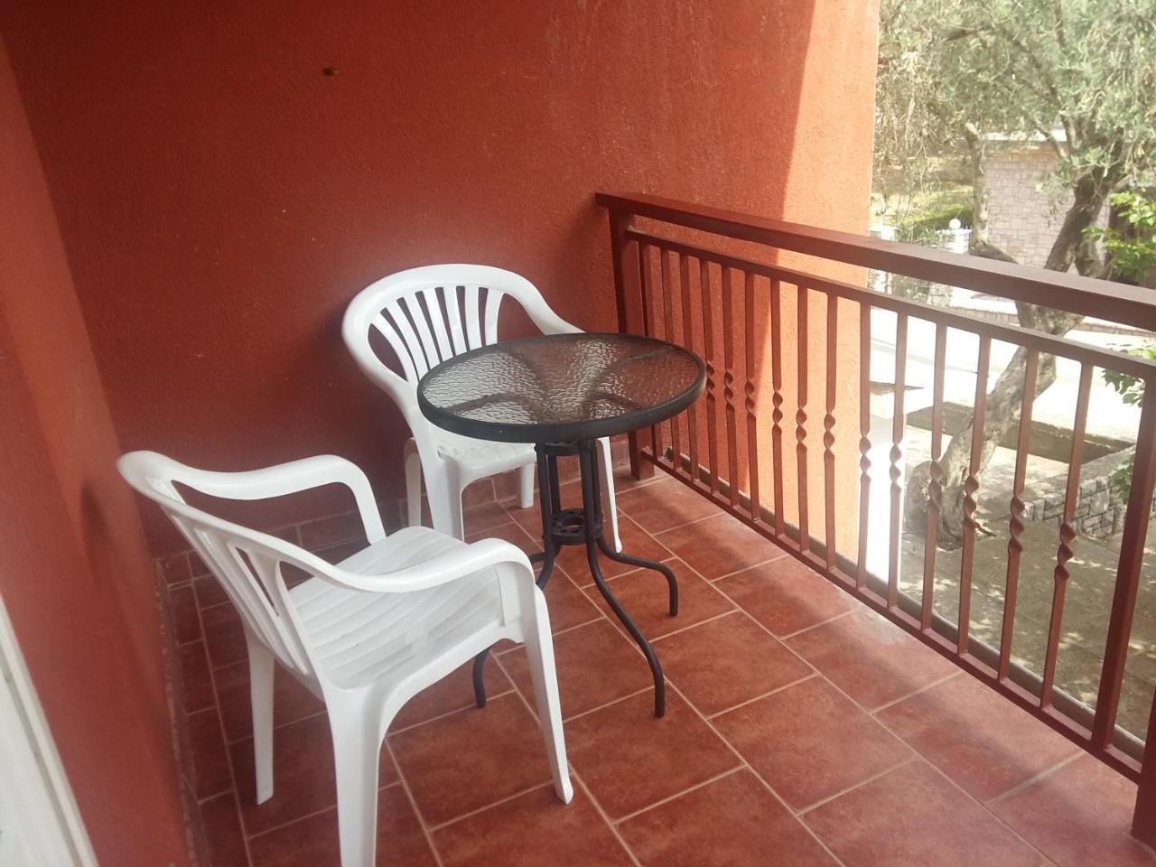 Lazar Apartments Petrovac Екстер'єр фото