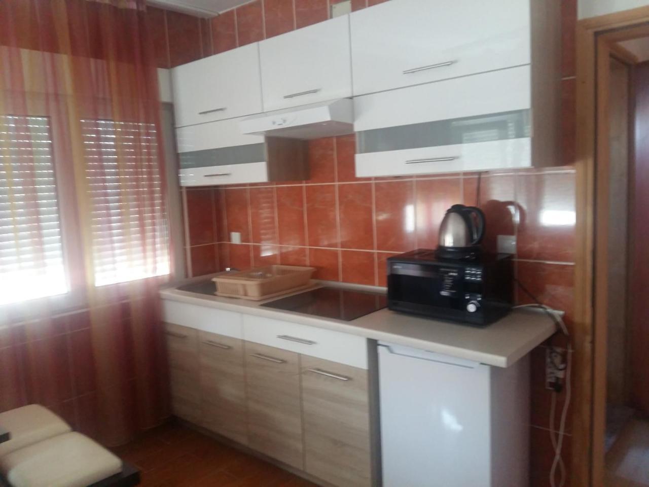 Lazar Apartments Petrovac Екстер'єр фото