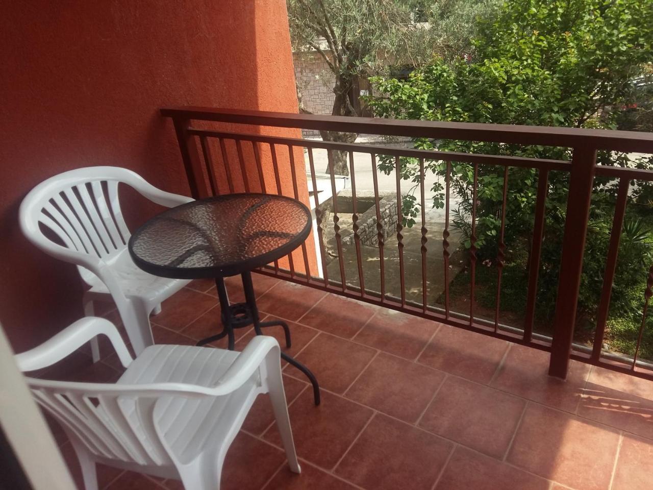 Lazar Apartments Petrovac Екстер'єр фото