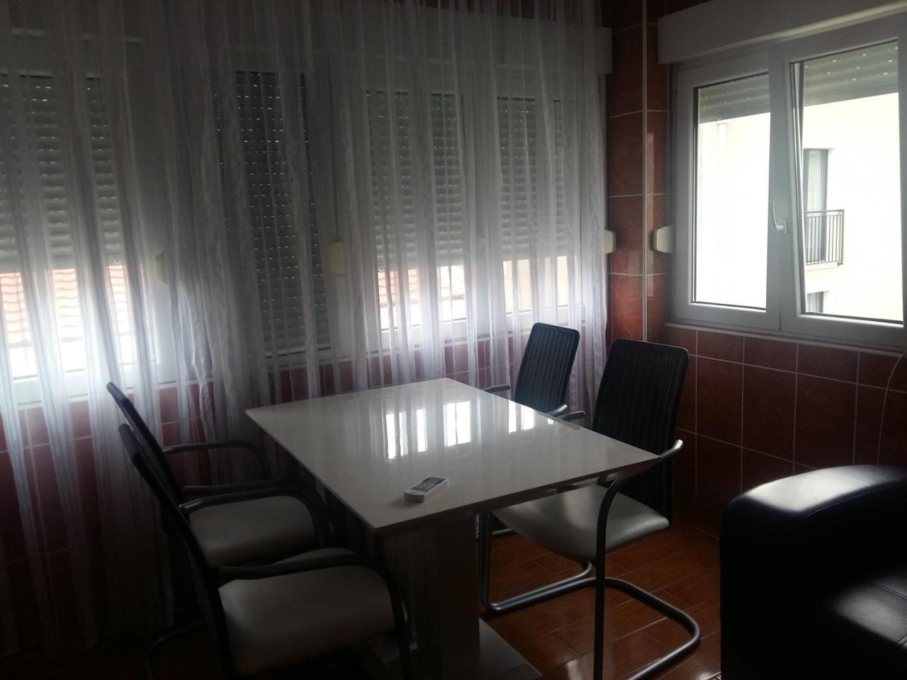 Lazar Apartments Petrovac Екстер'єр фото