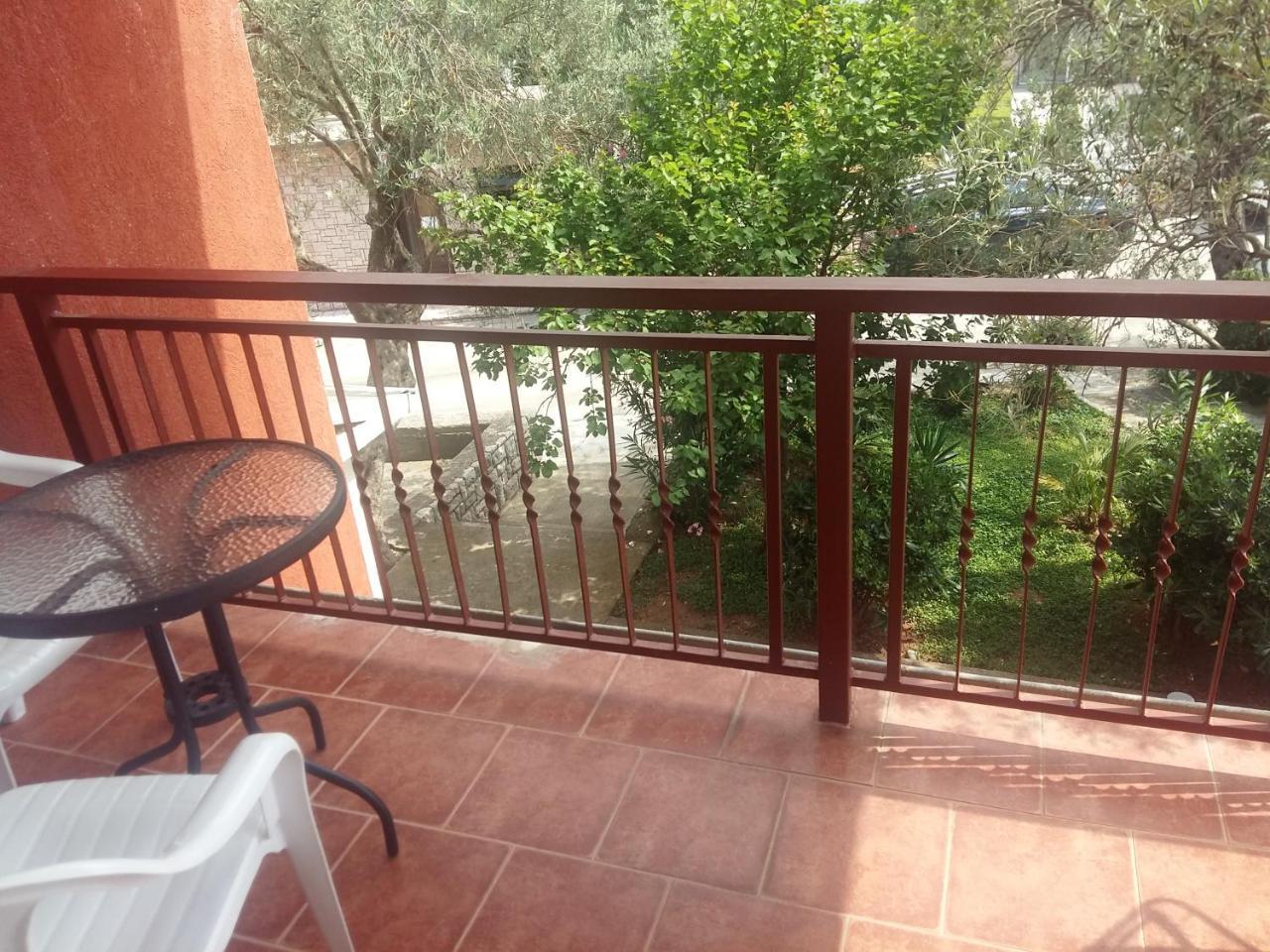 Lazar Apartments Petrovac Екстер'єр фото