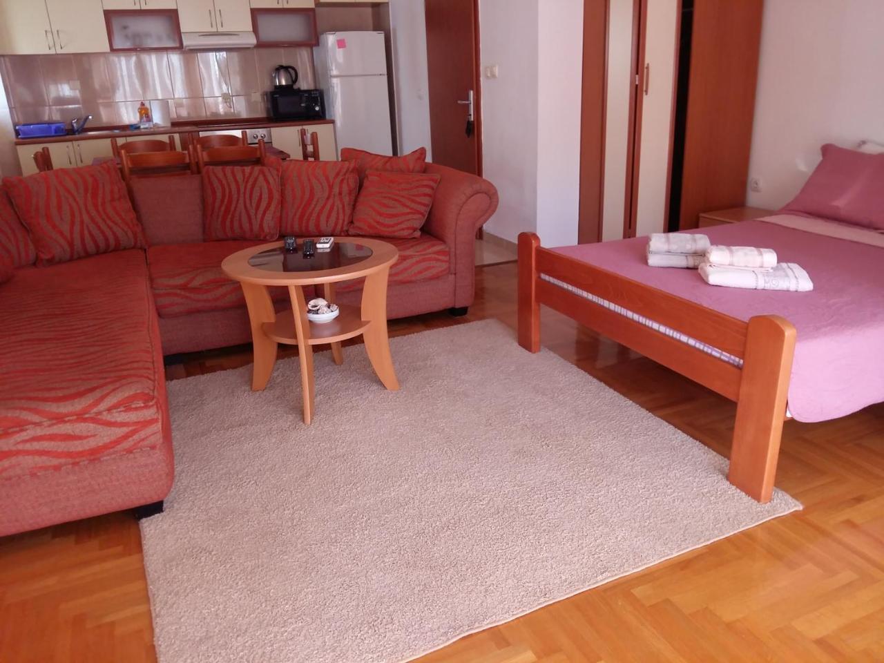Lazar Apartments Petrovac Екстер'єр фото