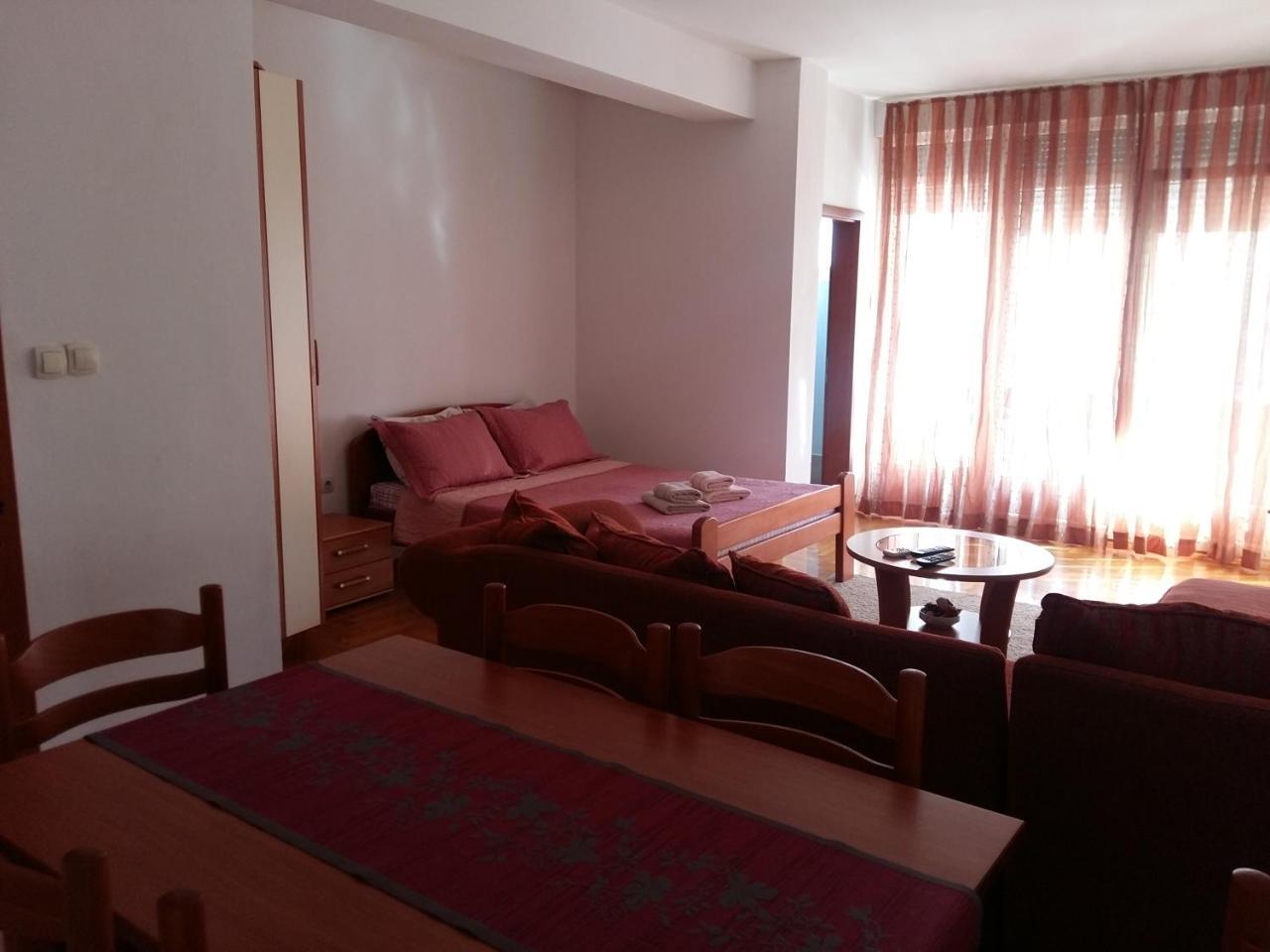 Lazar Apartments Petrovac Екстер'єр фото